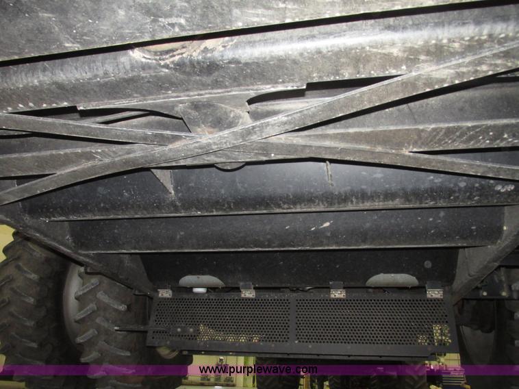 image for item G9861 2001 Gleaner R62 Fieldstar combine