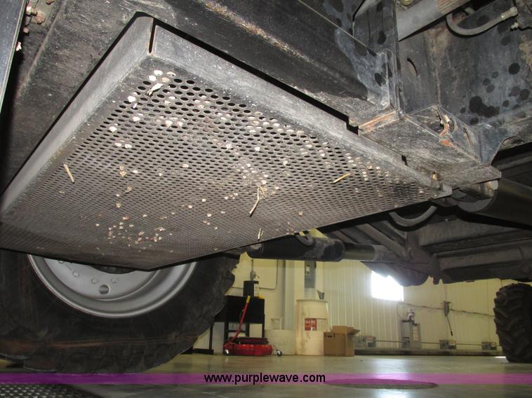 image for item G9861 2001 Gleaner R62 Fieldstar combine