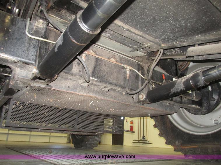 image for item G9861 2001 Gleaner R62 Fieldstar combine