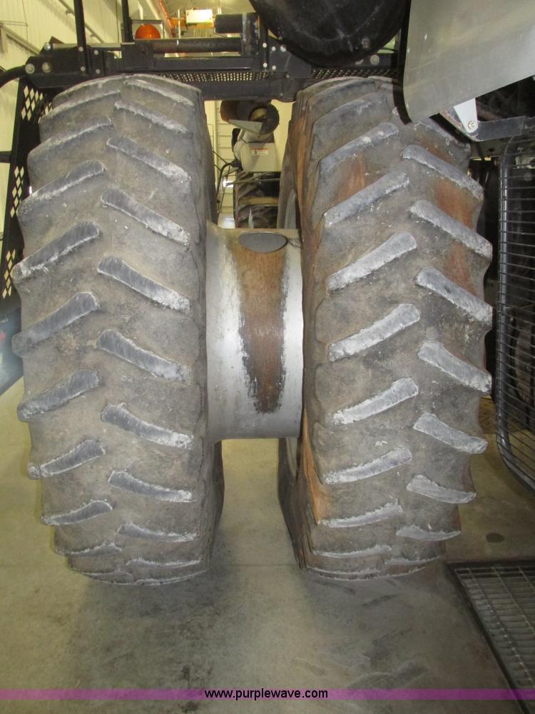 image for item G9861 2001 Gleaner R62 Fieldstar combine