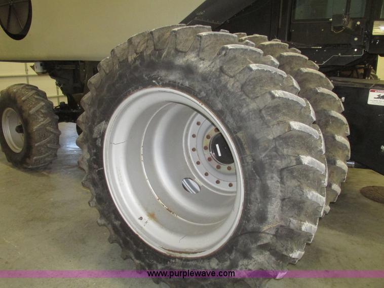 image for item G9861 2001 Gleaner R62 Fieldstar combine