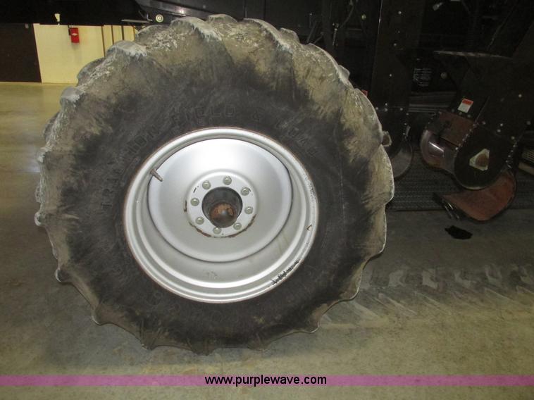 image for item G9861 2001 Gleaner R62 Fieldstar combine