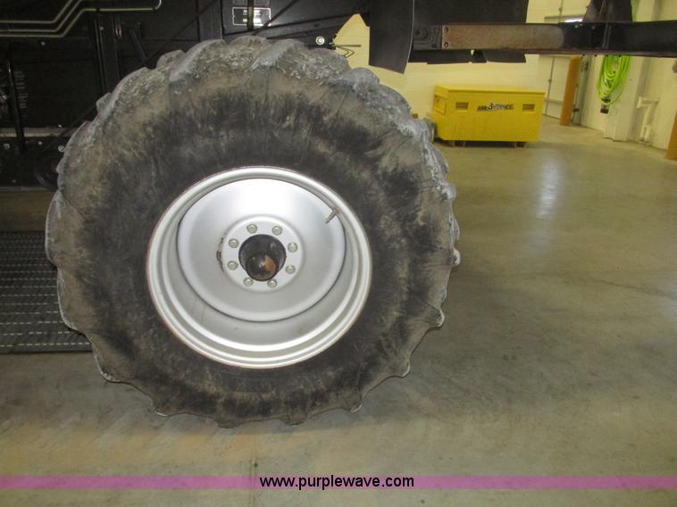 image for item G9861 2001 Gleaner R62 Fieldstar combine