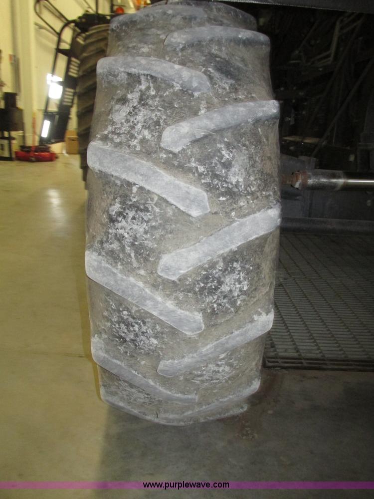 image for item G9861 2001 Gleaner R62 Fieldstar combine