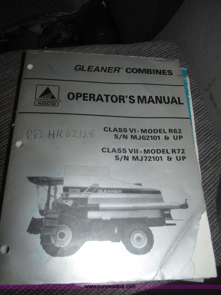 image for item G9861 2001 Gleaner R62 Fieldstar combine