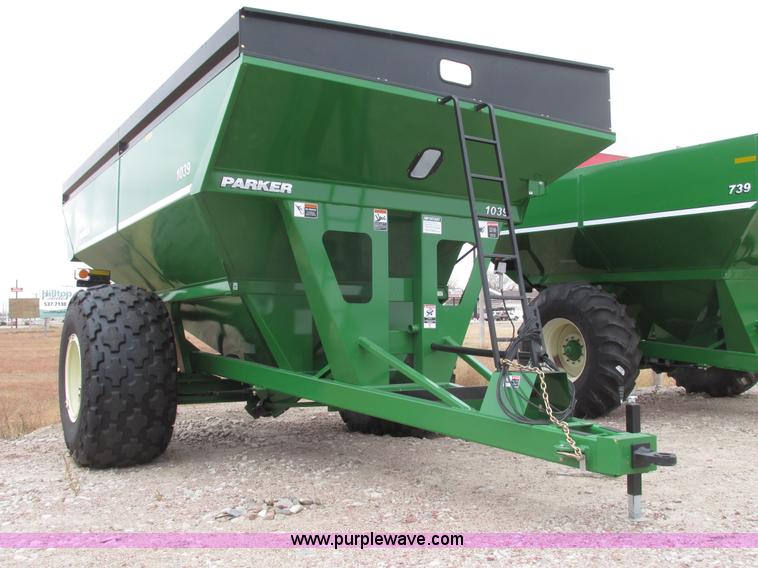 image for item G9880 2013 Parker 1039 grain cart