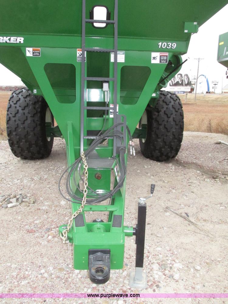 image for item G9880 2013 Parker 1039 grain cart