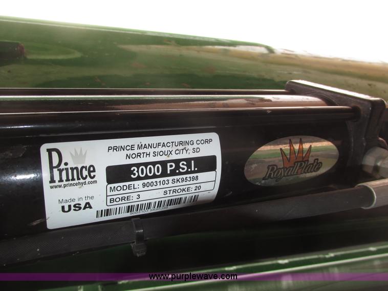 image for item G9880 2013 Parker 1039 grain cart