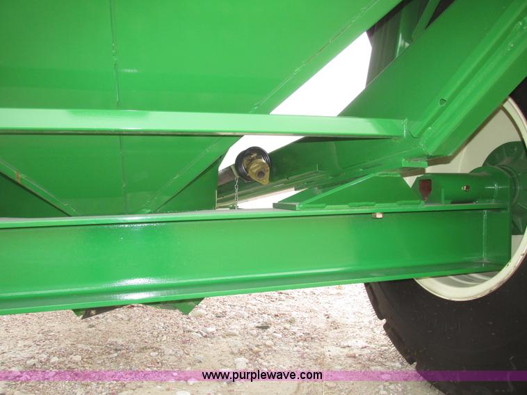 image for item G9880 2013 Parker 1039 grain cart
