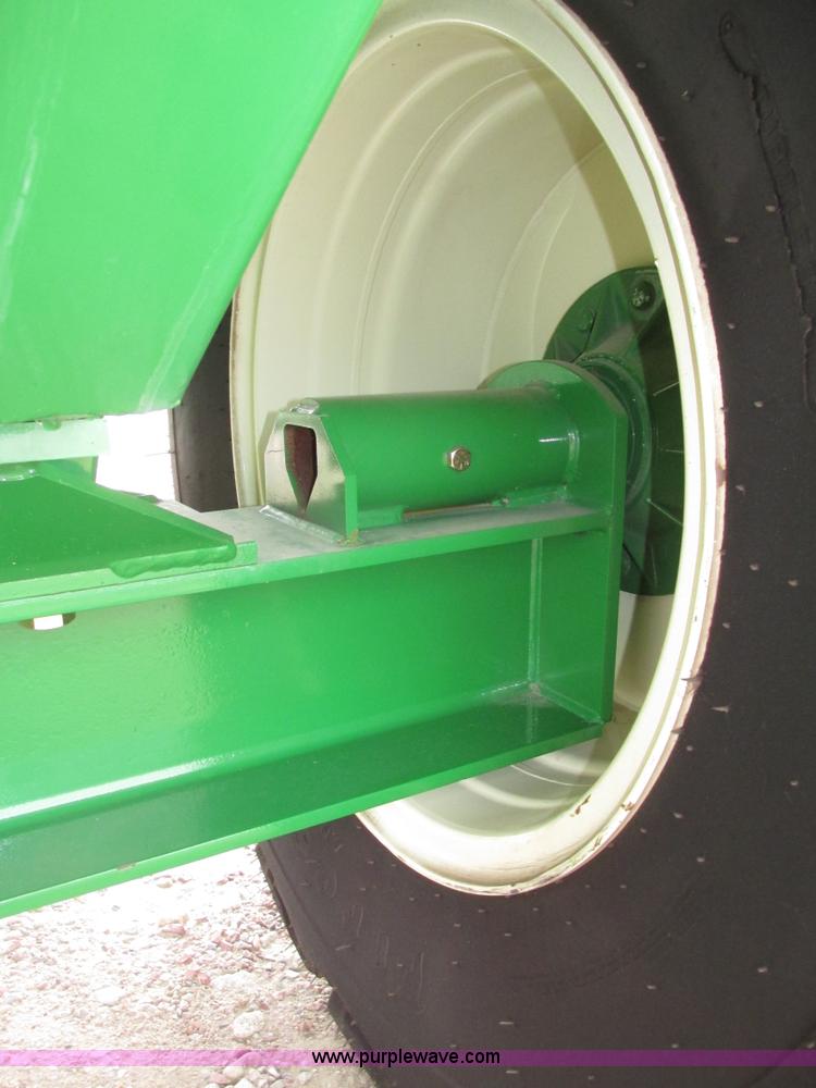 image for item G9880 2013 Parker 1039 grain cart