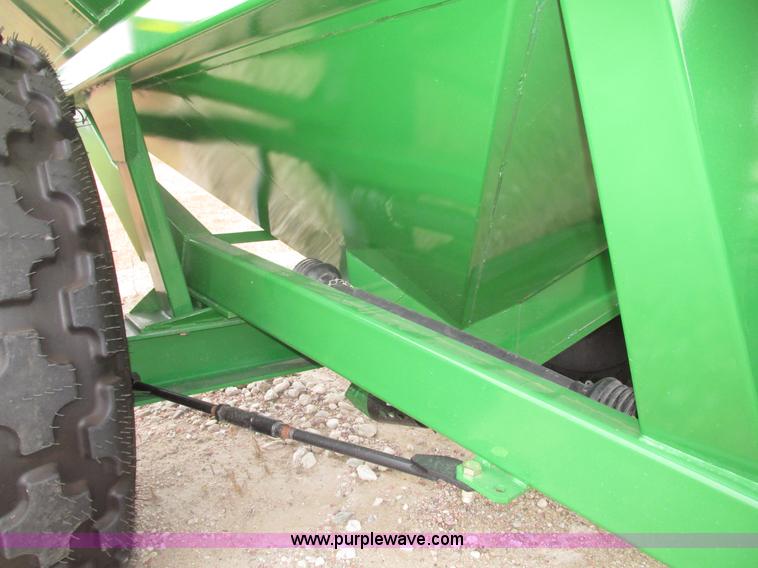 image for item G9880 2013 Parker 1039 grain cart