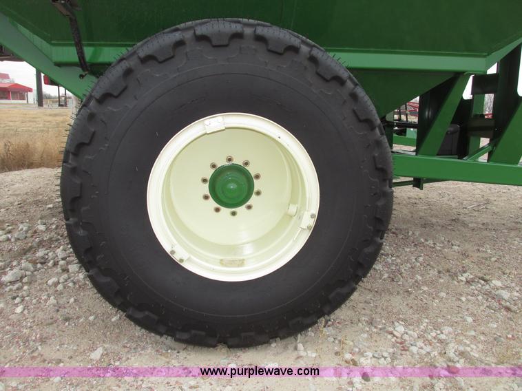 image for item G9880 2013 Parker 1039 grain cart