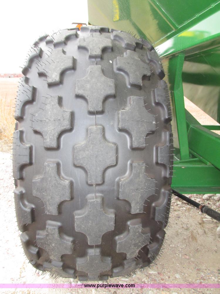 image for item G9880 2013 Parker 1039 grain cart