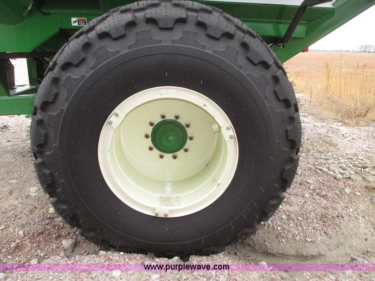 image for item G9880 2013 Parker 1039 grain cart