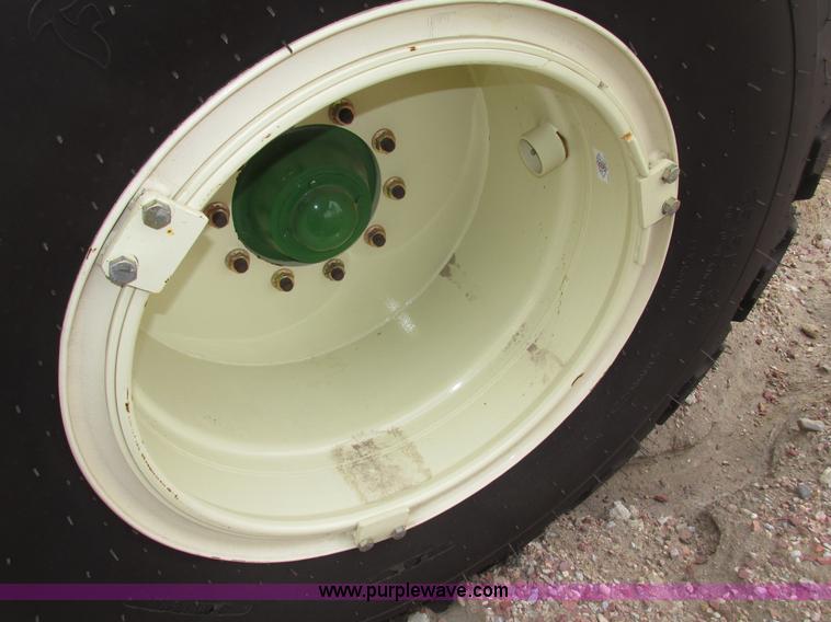 image for item G9880 2013 Parker 1039 grain cart