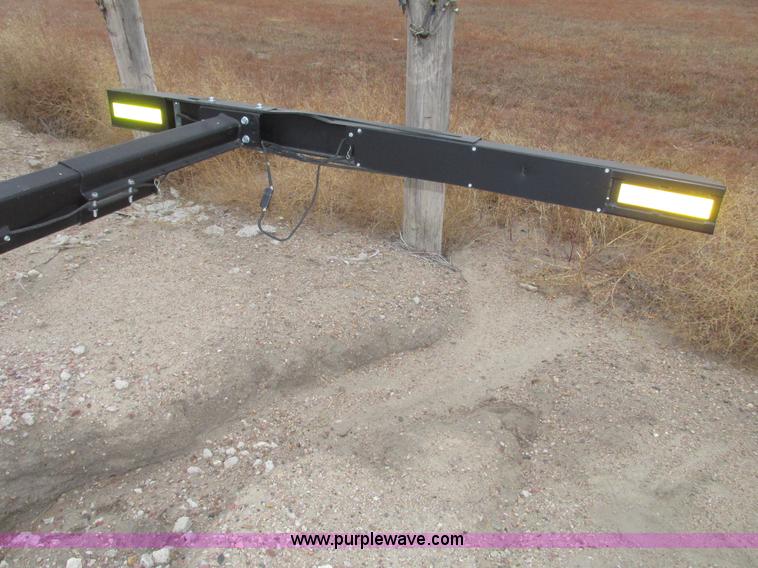 image for item G9881 2013 Unverferth HT36 Field Runner header trailer