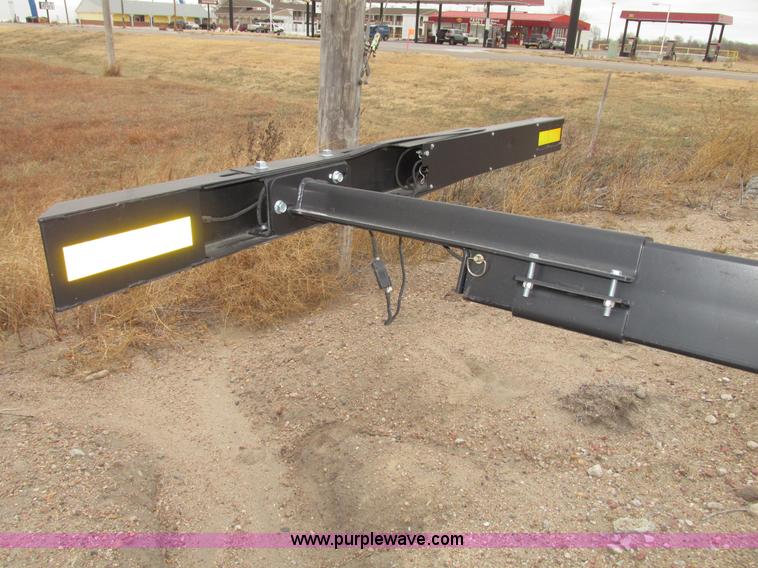 image for item G9881 2013 Unverferth HT36 Field Runner header trailer