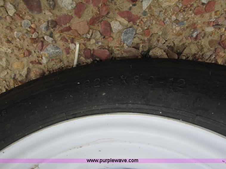 image for item G9881 2013 Unverferth HT36 Field Runner header trailer