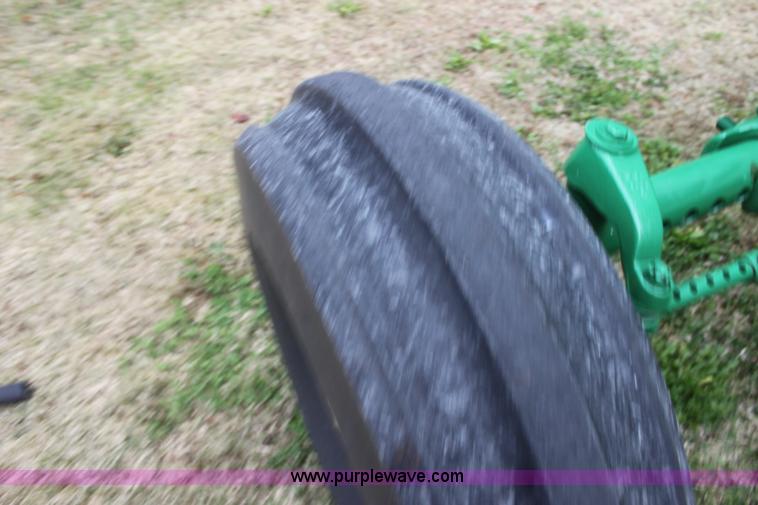 image for item H2015 1965 John Deere 4020 tractor