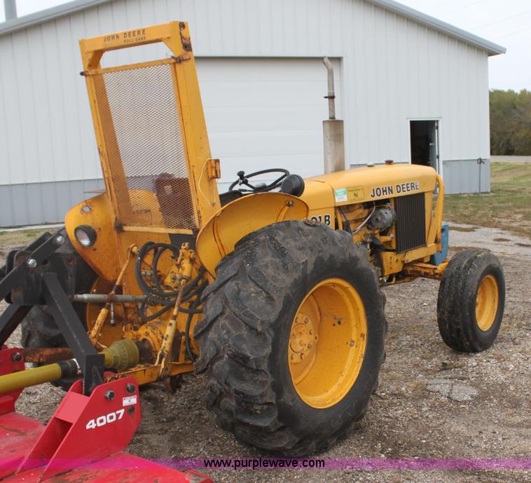 image for item H2023 John Deere 401B tractor