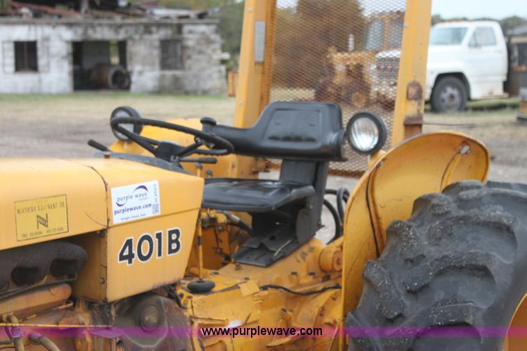 image for item H2023 John Deere 401B tractor