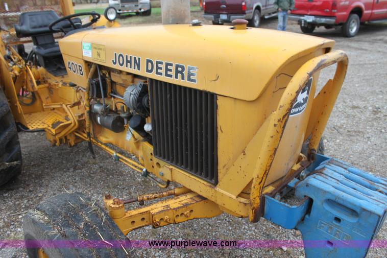 image for item H2023 John Deere 401B tractor