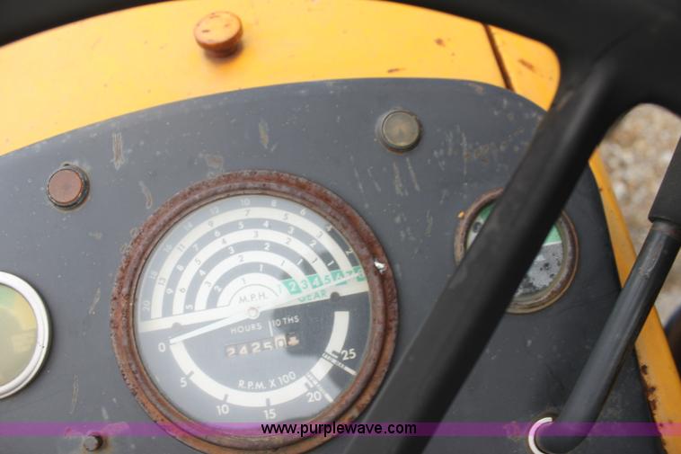 image for item H2023 John Deere 401B tractor