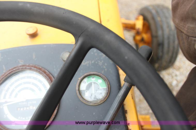 image for item H2023 John Deere 401B tractor