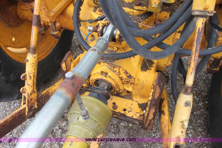 image for item H2023 John Deere 401B tractor