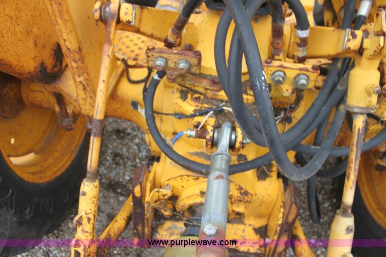 image for item H2023 John Deere 401B tractor