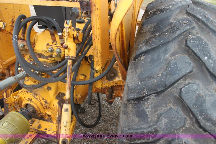 image for item H2023 John Deere 401B tractor