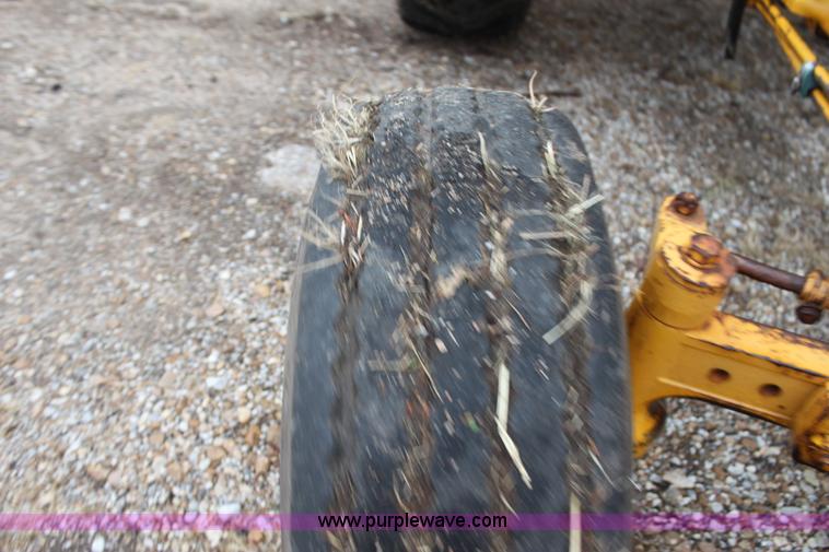 image for item H2023 John Deere 401B tractor