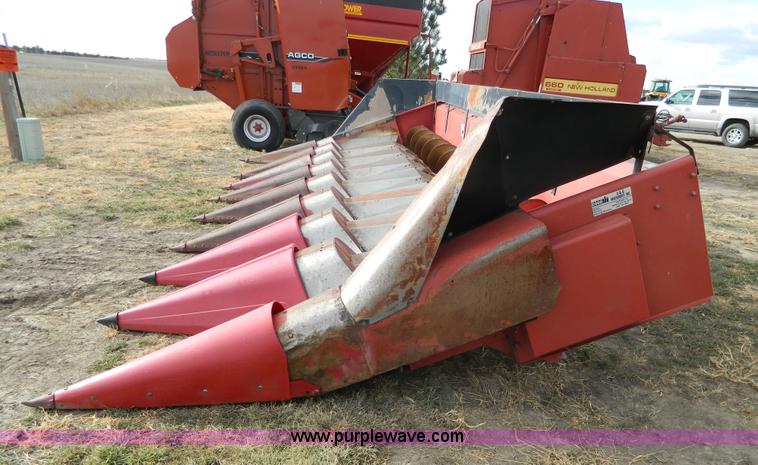 image for item H2312 1993 Case 1083 corn head
