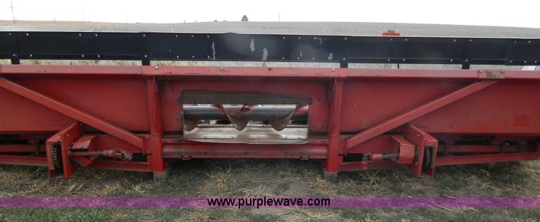 image for item H2312 1993 Case 1083 corn head