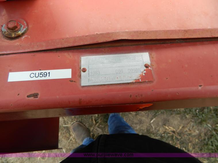 image for item H2312 1993 Case 1083 corn head