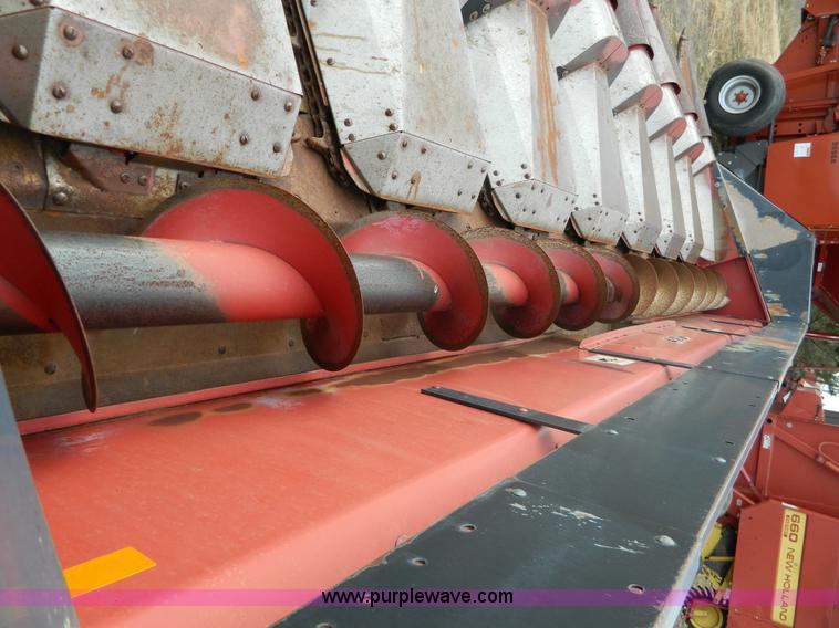 image for item H2312 1993 Case 1083 corn head