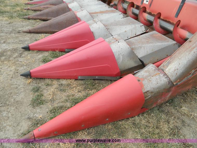 image for item H2312 1993 Case 1083 corn head