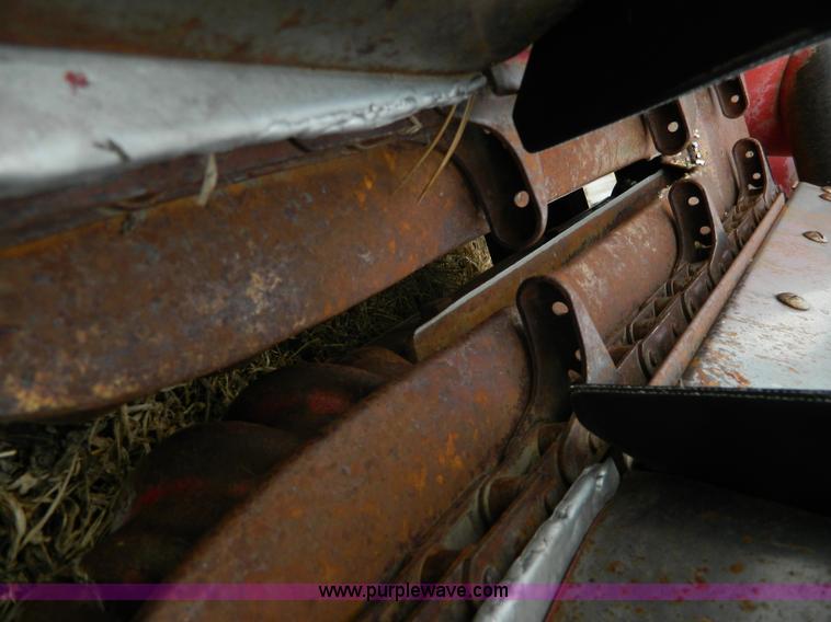 image for item H2312 1993 Case 1083 corn head