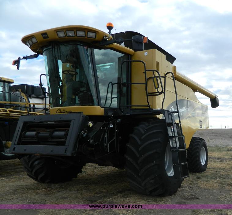 image for item H2313 2005 Challenger 670 RWA combine