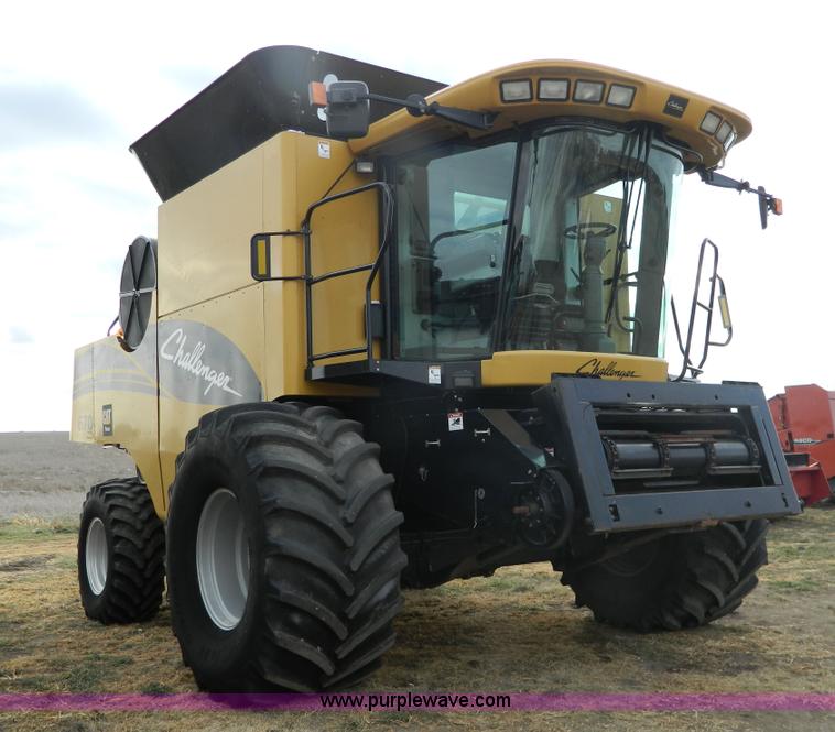 image for item H2313 2005 Challenger 670 RWA combine