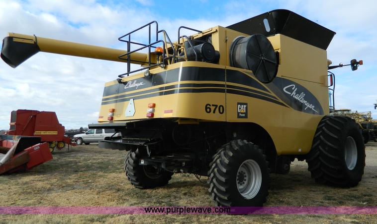 image for item H2313 2005 Challenger 670 RWA combine