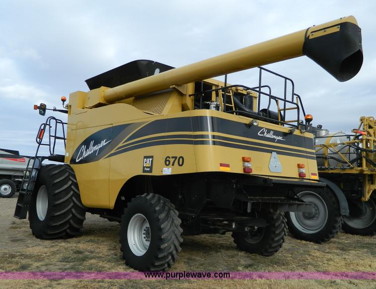 image for item H2313 2005 Challenger 670 RWA combine