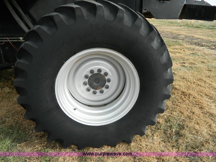 image for item H2313 2005 Challenger 670 RWA combine