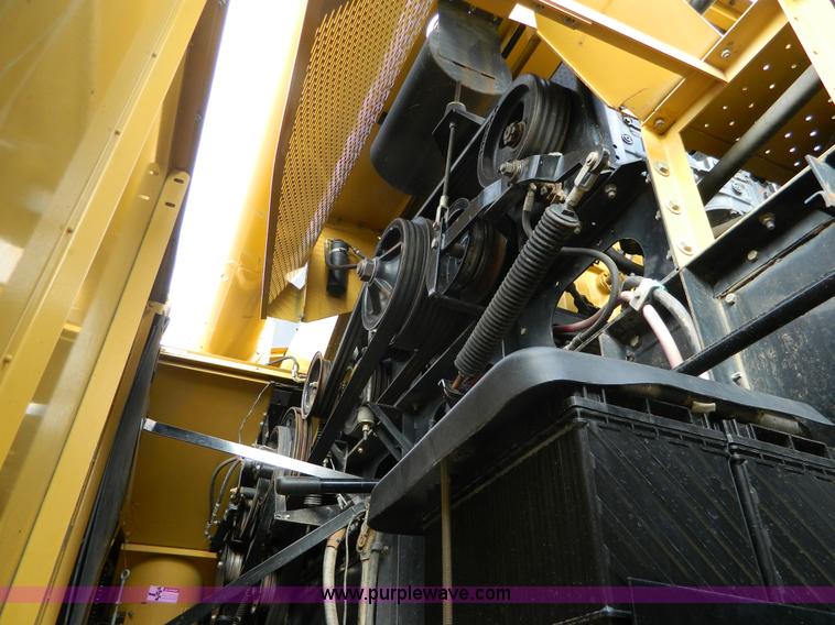 image for item H2313 2005 Challenger 670 RWA combine