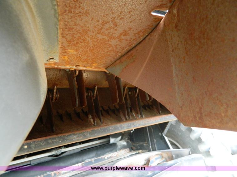 image for item H2313 2005 Challenger 670 RWA combine