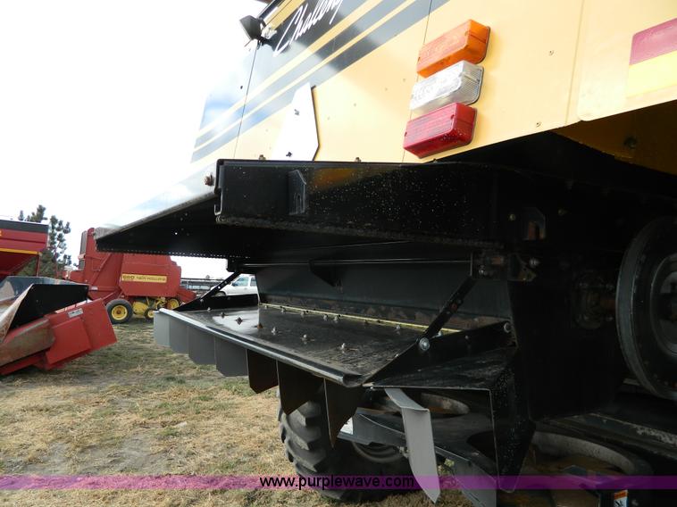image for item H2313 2005 Challenger 670 RWA combine