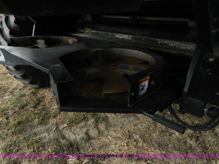 image for item H2313 2005 Challenger 670 RWA combine