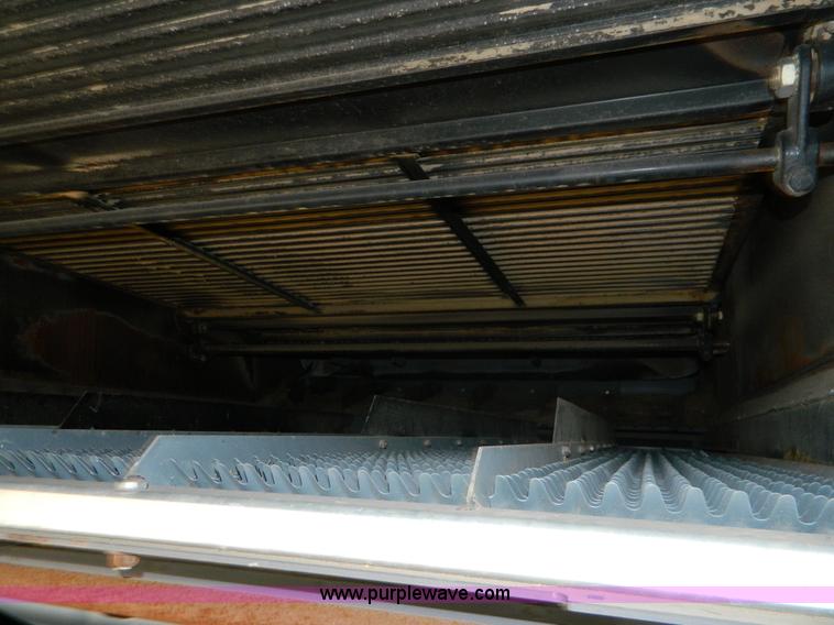 image for item H2313 2005 Challenger 670 RWA combine