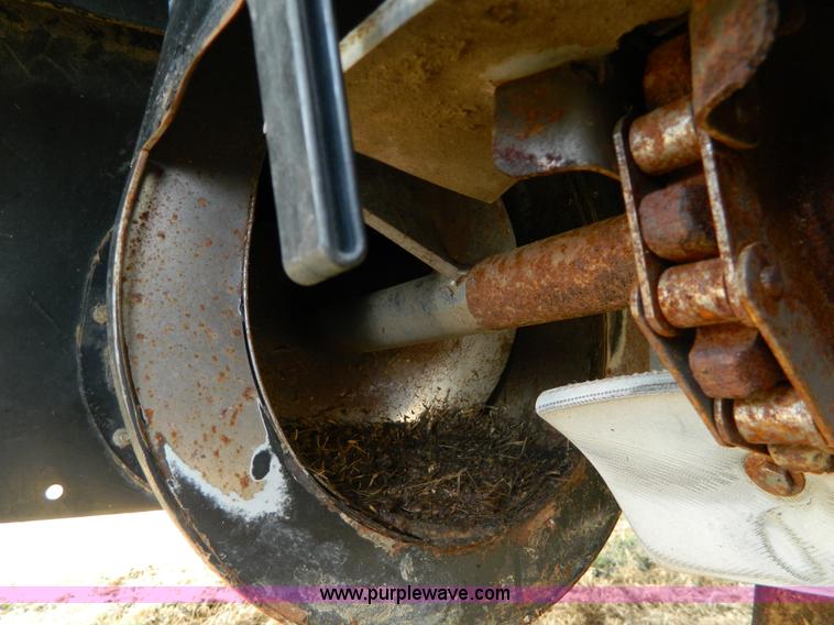 image for item H2313 2005 Challenger 670 RWA combine