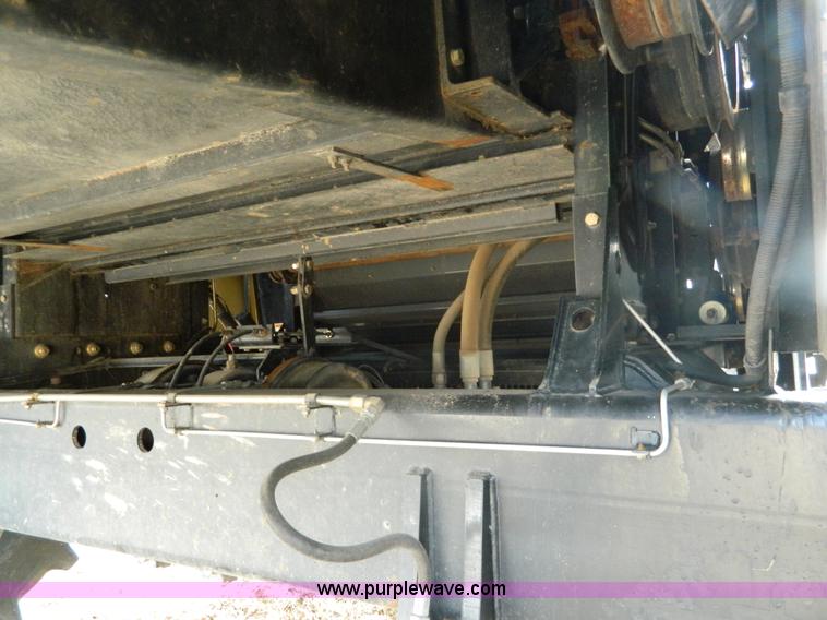 image for item H2313 2005 Challenger 670 RWA combine